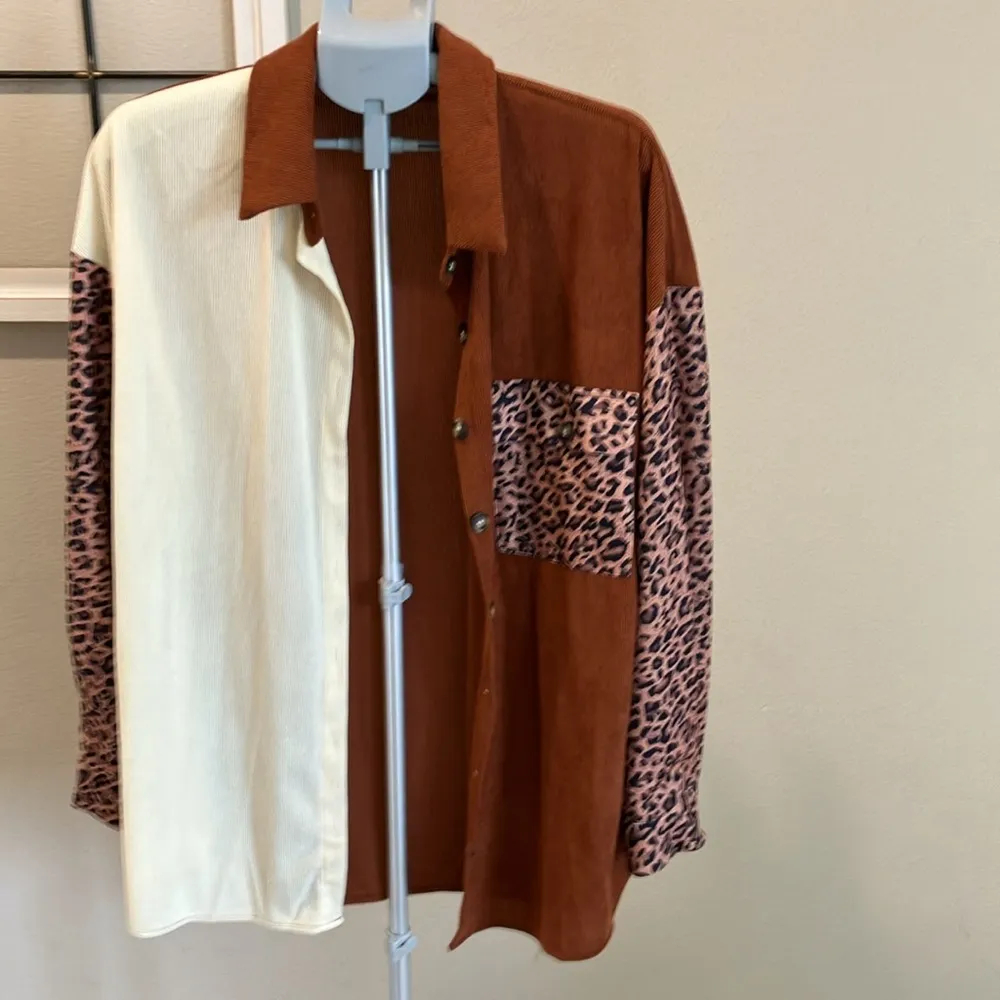 Corduroy rust animal shackle color block NWOT Brown Size XL - Image 3