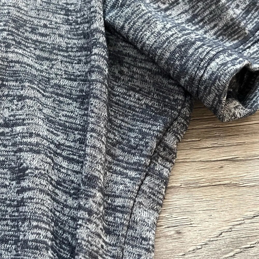 Athleta Breezy Heathered Scoop V Neck Tee Basic T-Shirt | Flint Heather | Medium - Image 4