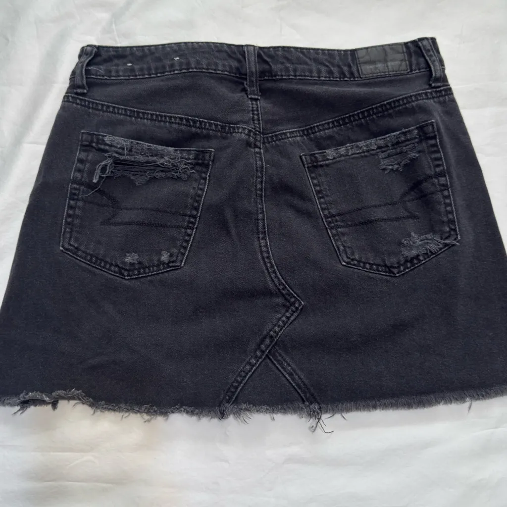 American Eagle Black Distressed Denim Skirt Size 4 - Image 2