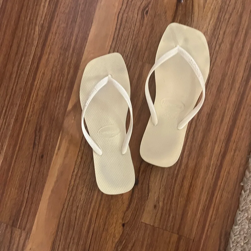 Havaianas For FP Slim Square Flip Flops Yellow Size 10 - Image 4