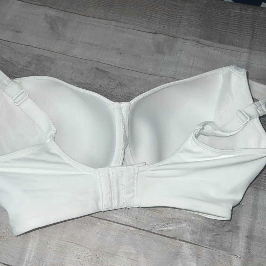 Bali Underwire Bra One Smooth U Ultra Light Convertible Strap 3490 Black 34DDD White Size undefined - Image 4