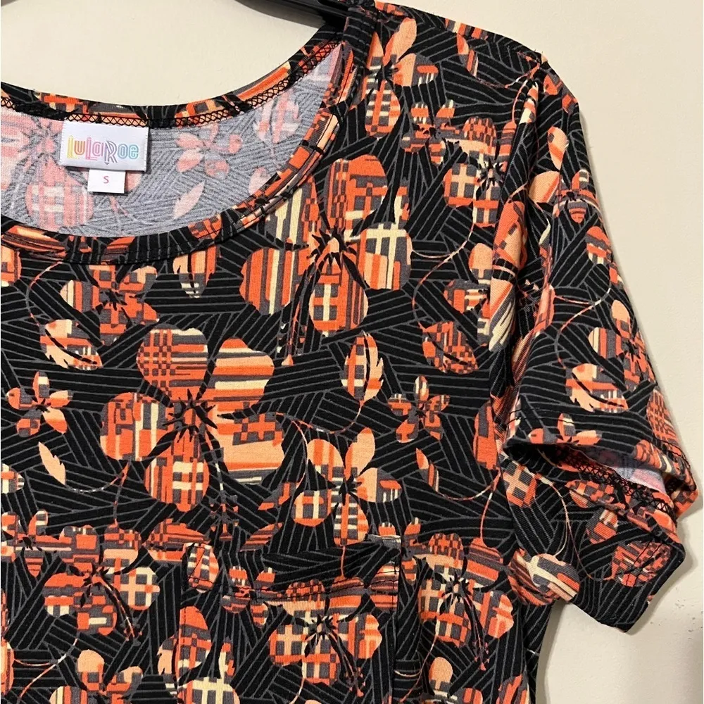 LuLaRoe Carly swing dress size small (6-8) black orange geometric pattern floral - Image 2