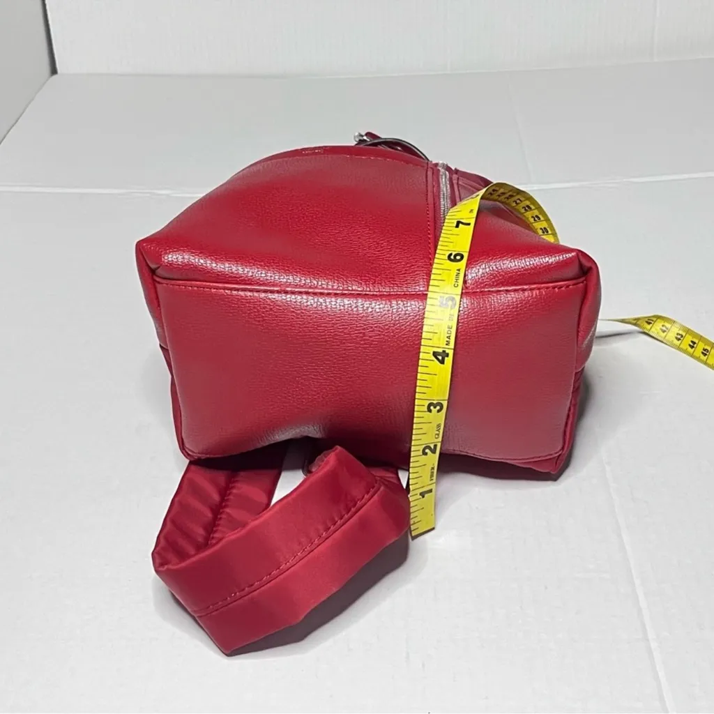 Tutilo New York Vibrant Red Backpack - Image 7