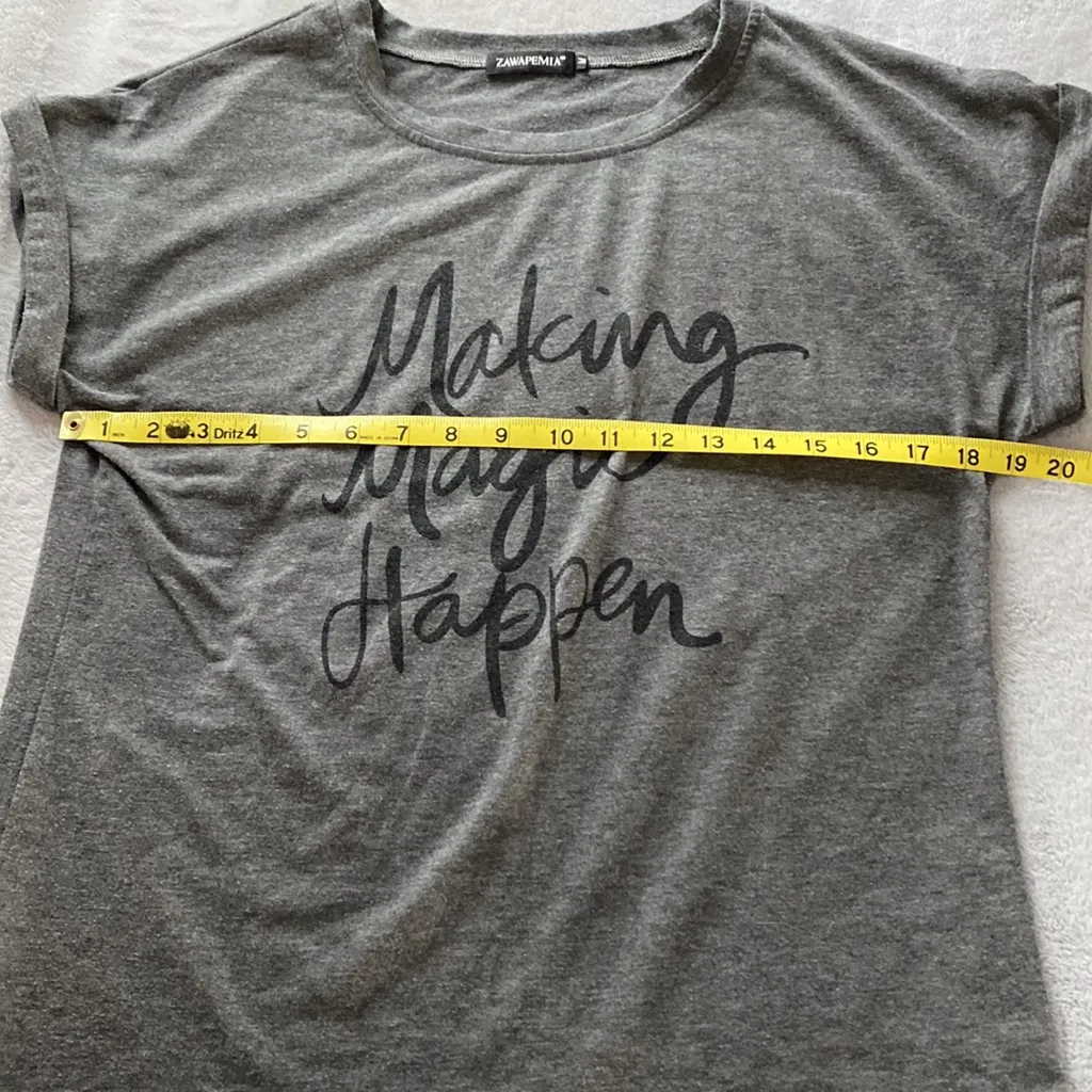 EUC Disney-Themed Making Magic Happen Grey Tee Shirt, Size Medium - Image 5