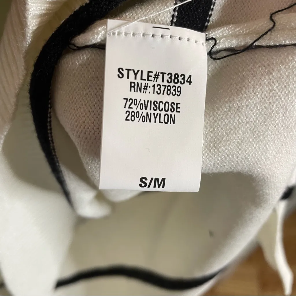 Dreamers White and Black Striped Cozy Sweater Size Small/Medium long line v neck - Image 8