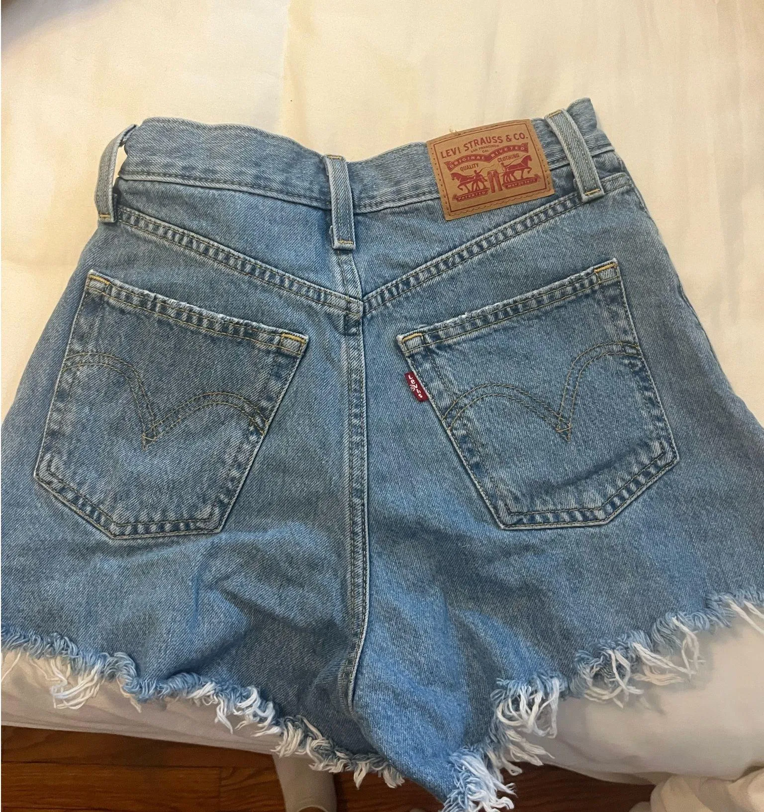 Levi jeans shorts - Image 2