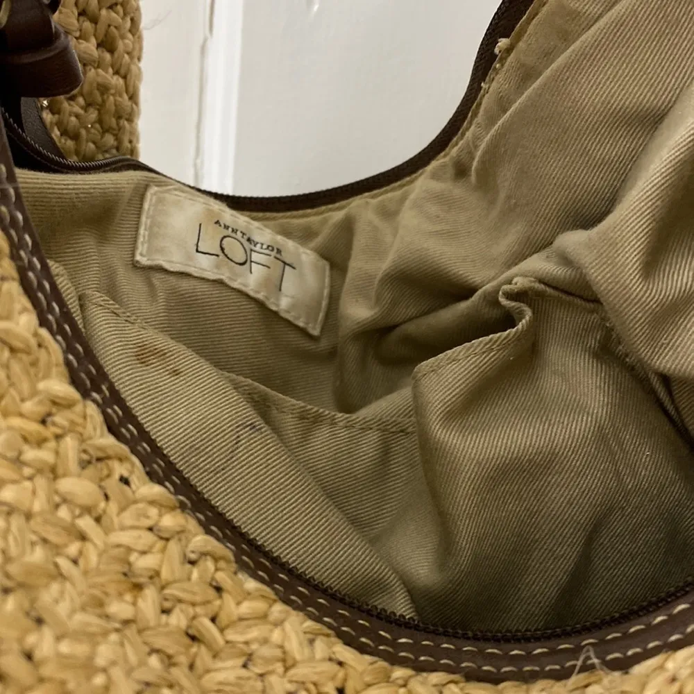 Ann Taylor Loft wheat colored woven jute hobo/ shoulder bag. Pockets. 16”by 11” - Image 7