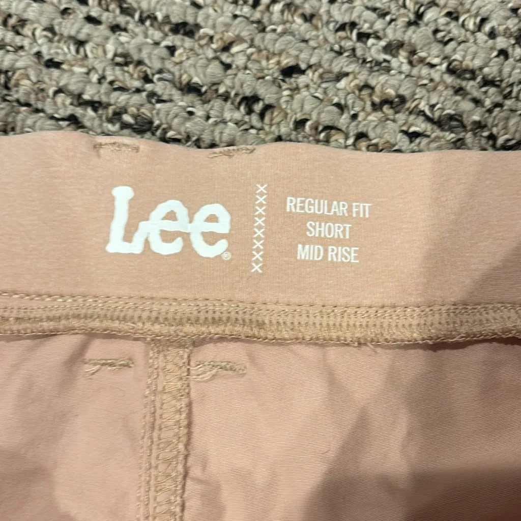 Lee Women's Light Pink Cargo Shorts - Image 3