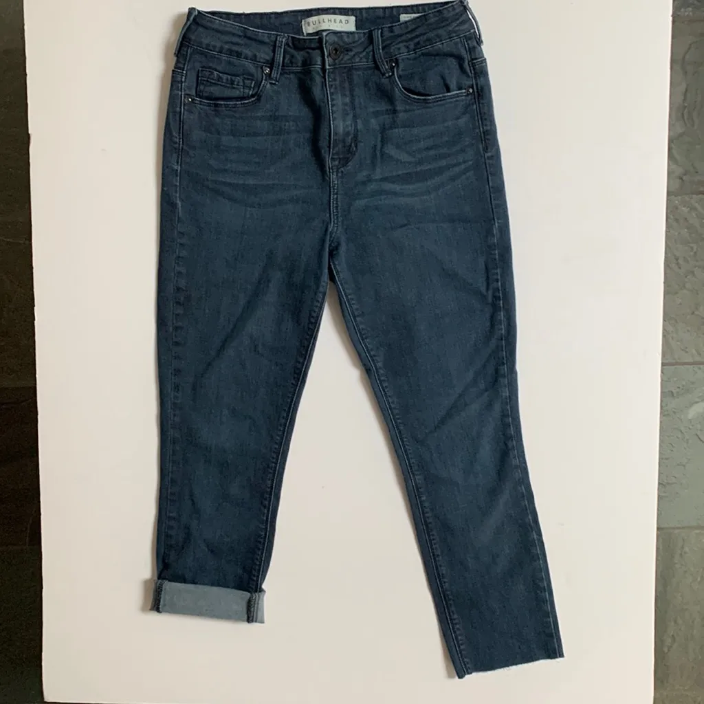 Bullhead high rise skinniest dark wash cropped raw hem capri denim jeans - Image 2