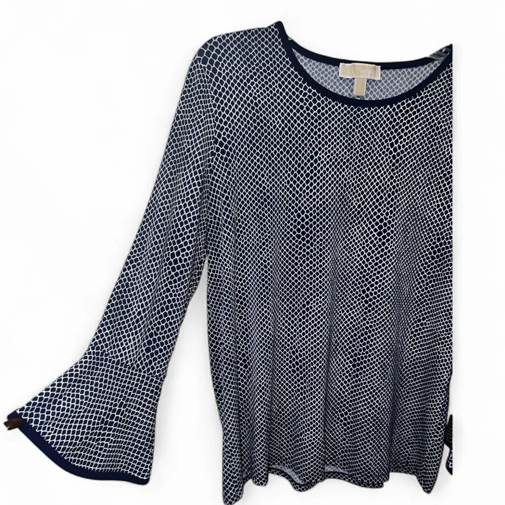 Michael Michael Kors Navy and White Patterned Blouse long bell sleeves EUC - Image 3