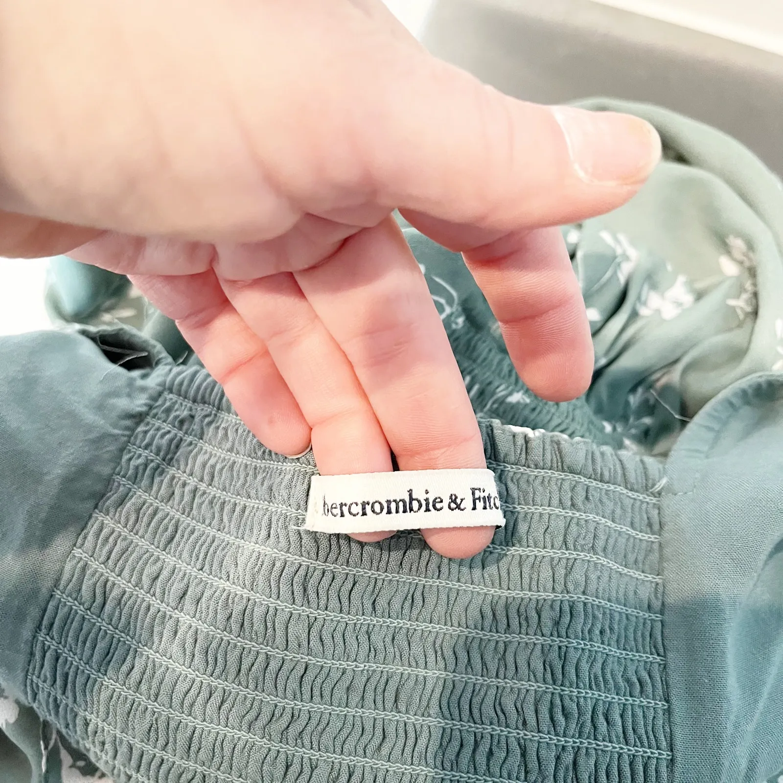 Abercrombie Short Sleeve V Neck Floral Mini Dress Green Medium - Image 4