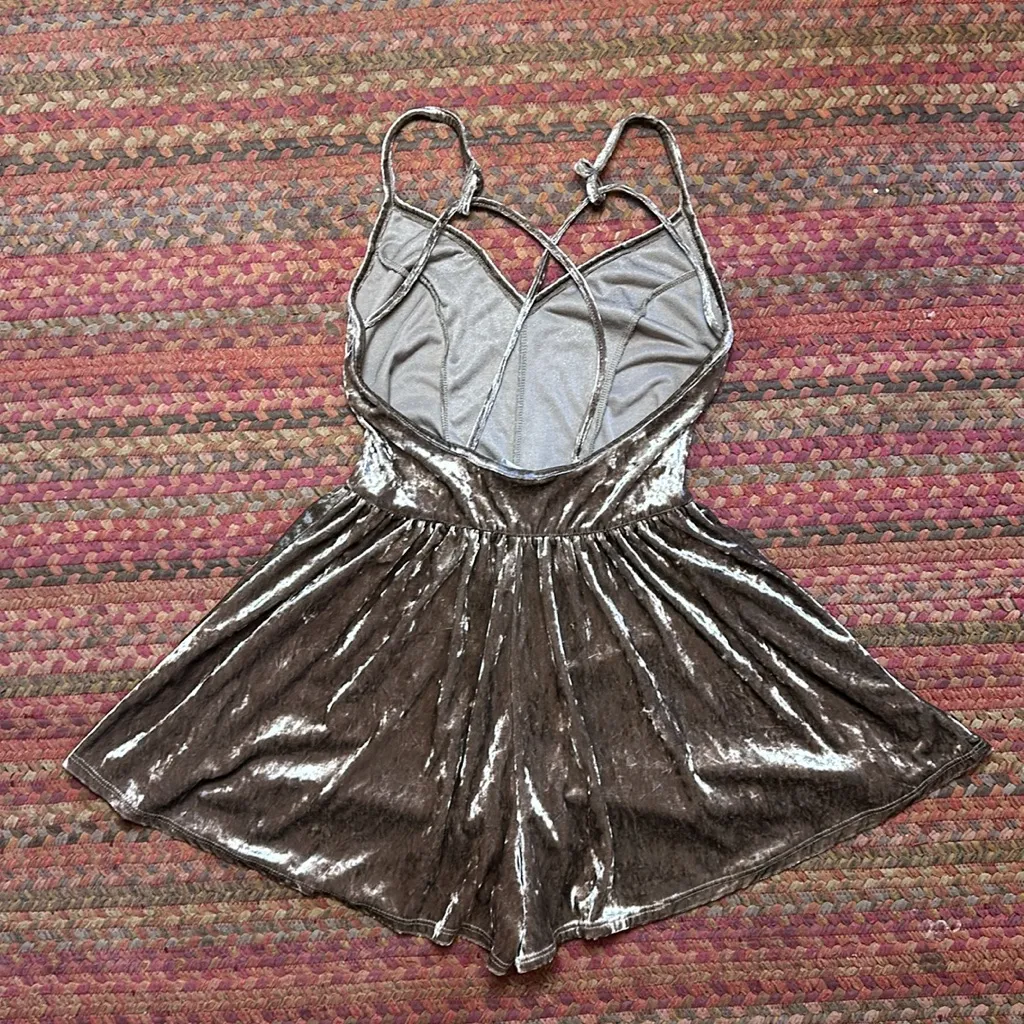 CRUSHED TAUPE BROWN VELVET CAMI ROMPER ONE PIECE - Image 5