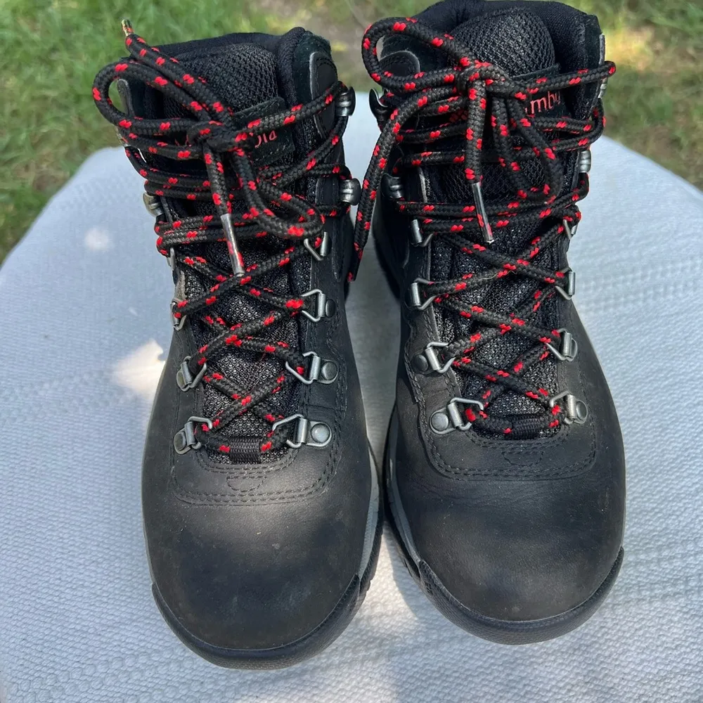 Columbia Newton Ridge Plus Womens Size 6.5 Black Waterproof Hiking Boots - Image 2