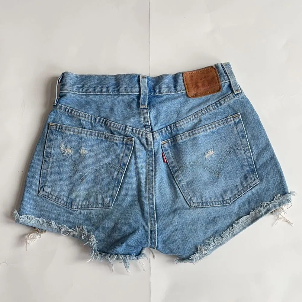 Levi’s 501 premium button fly distressed cutoff shorts. Size 24 - Image 9