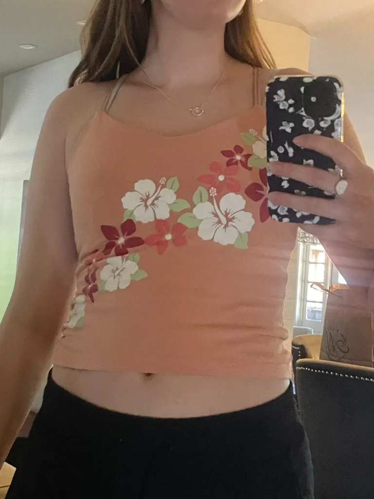 Peach floral workout top - Image 2