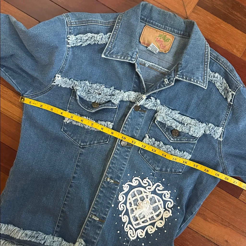 90s Denim Jean Jacket Embellished Heart Design White Fringe Valentines Pockets Blue Size M - Image 12