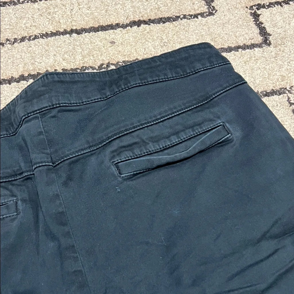GAP Bermuda Shorts - Image 7