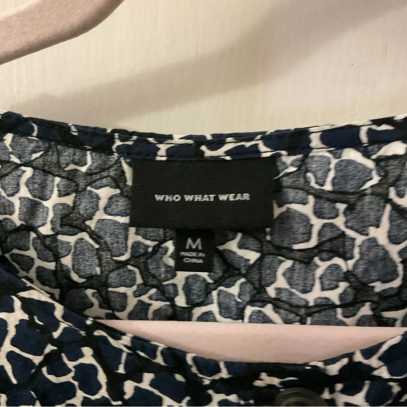 Who What Where Navy/White Graphic Print Flutter Sleeve Blouse M Casual Bohemian - Image 9