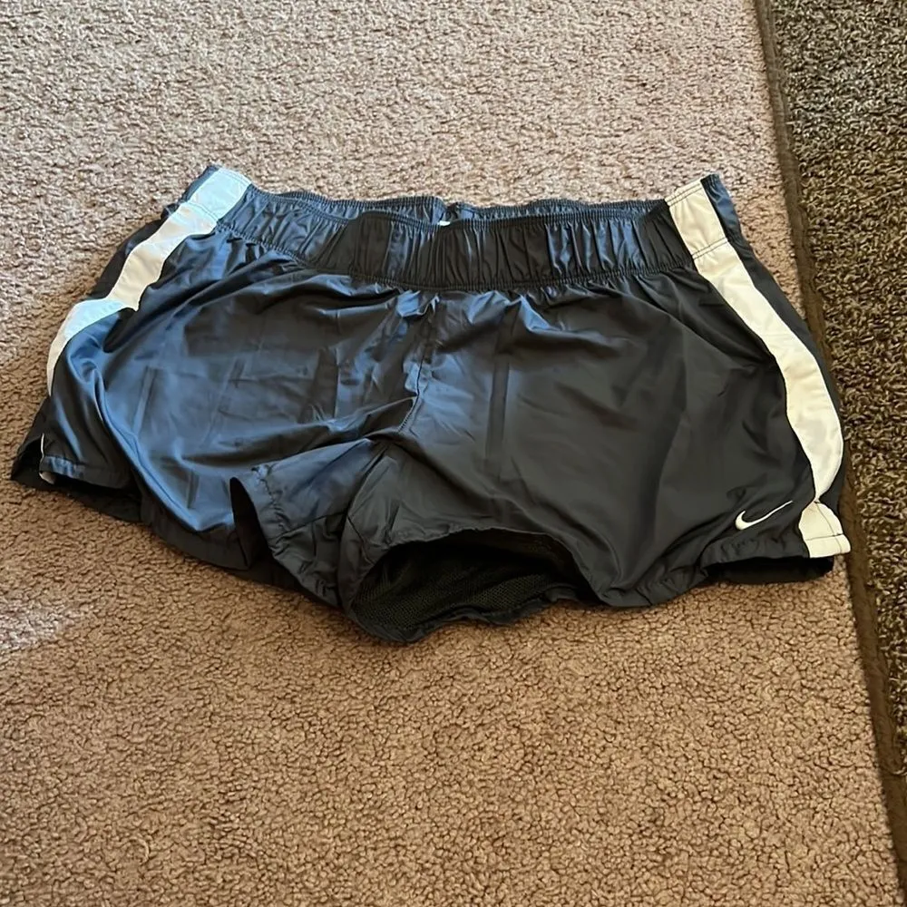 Nike small grey shorts - Image 2