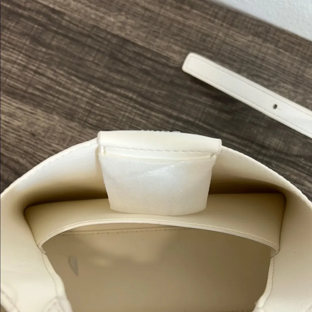 DKNY White Leather Satchel/Crossbody 🤍 - Image 11