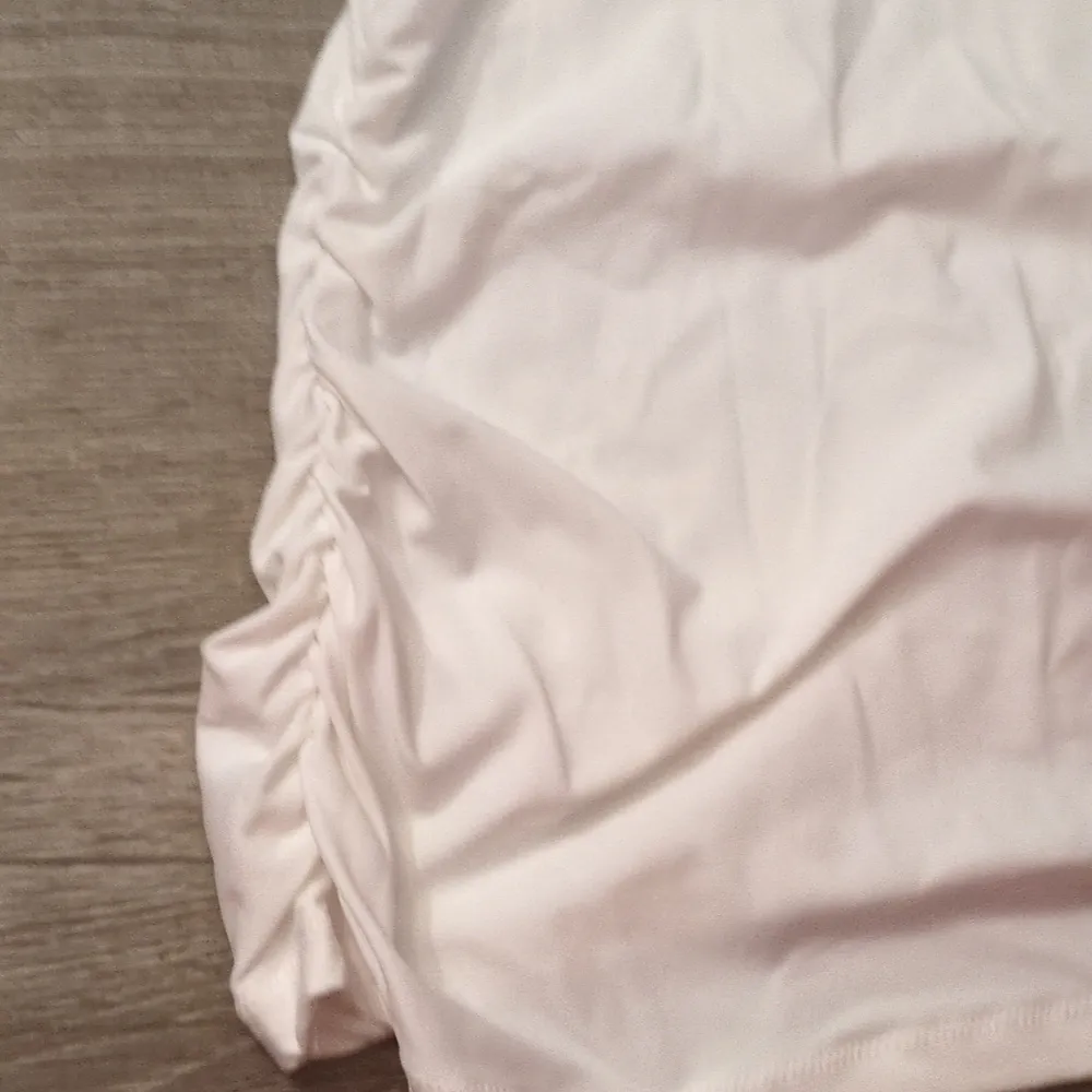 Calia white mock neck long sleeve rash guard size medium - Image 2