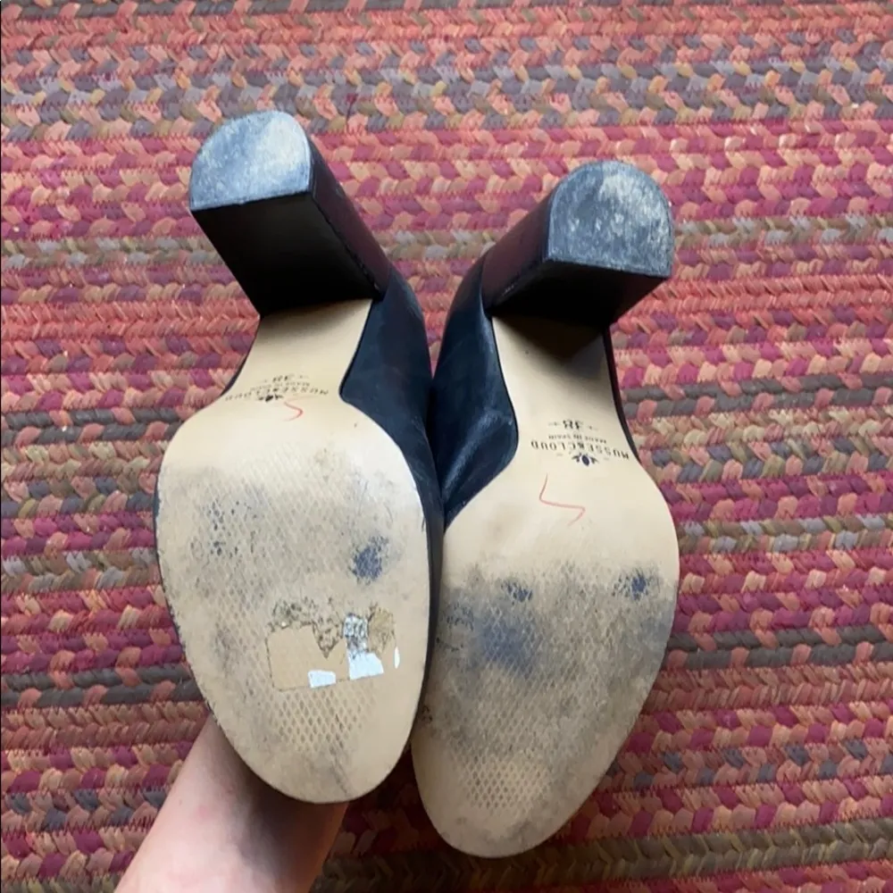 MUSSE & CLOUD SPAIN BLACK GROMMET ZIP UP HEELED BOOTIES - Image 4