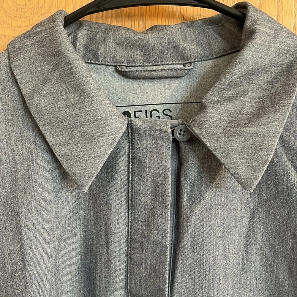 Figs Nala Graphite‎ Gray Women’s Long Sleeve ScrubPolo Medium - Image 7