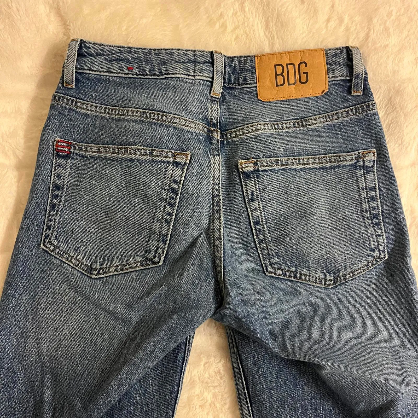 Urban Outfitters BDG Cropped Cowboy Jeans - Image 3