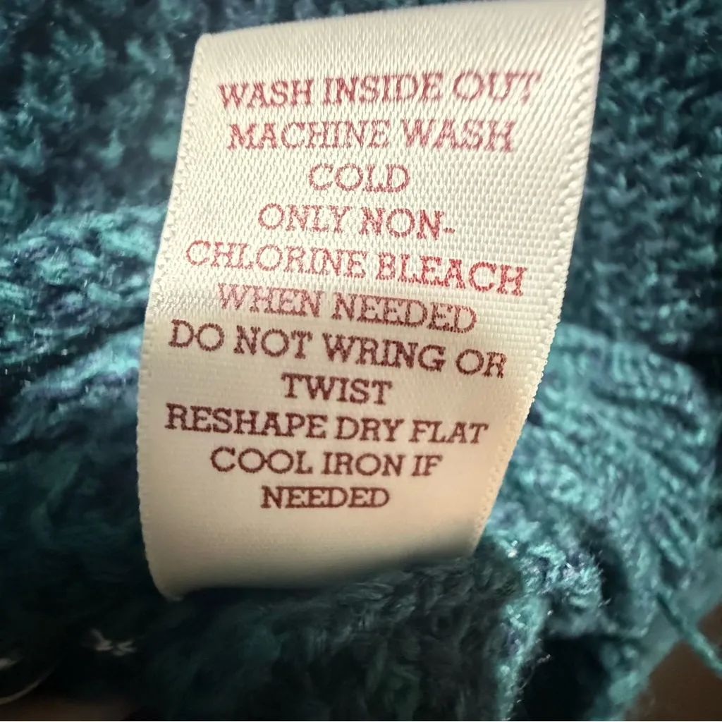 SO Women's Green/Navy Crew Neck Sweater - Image 6