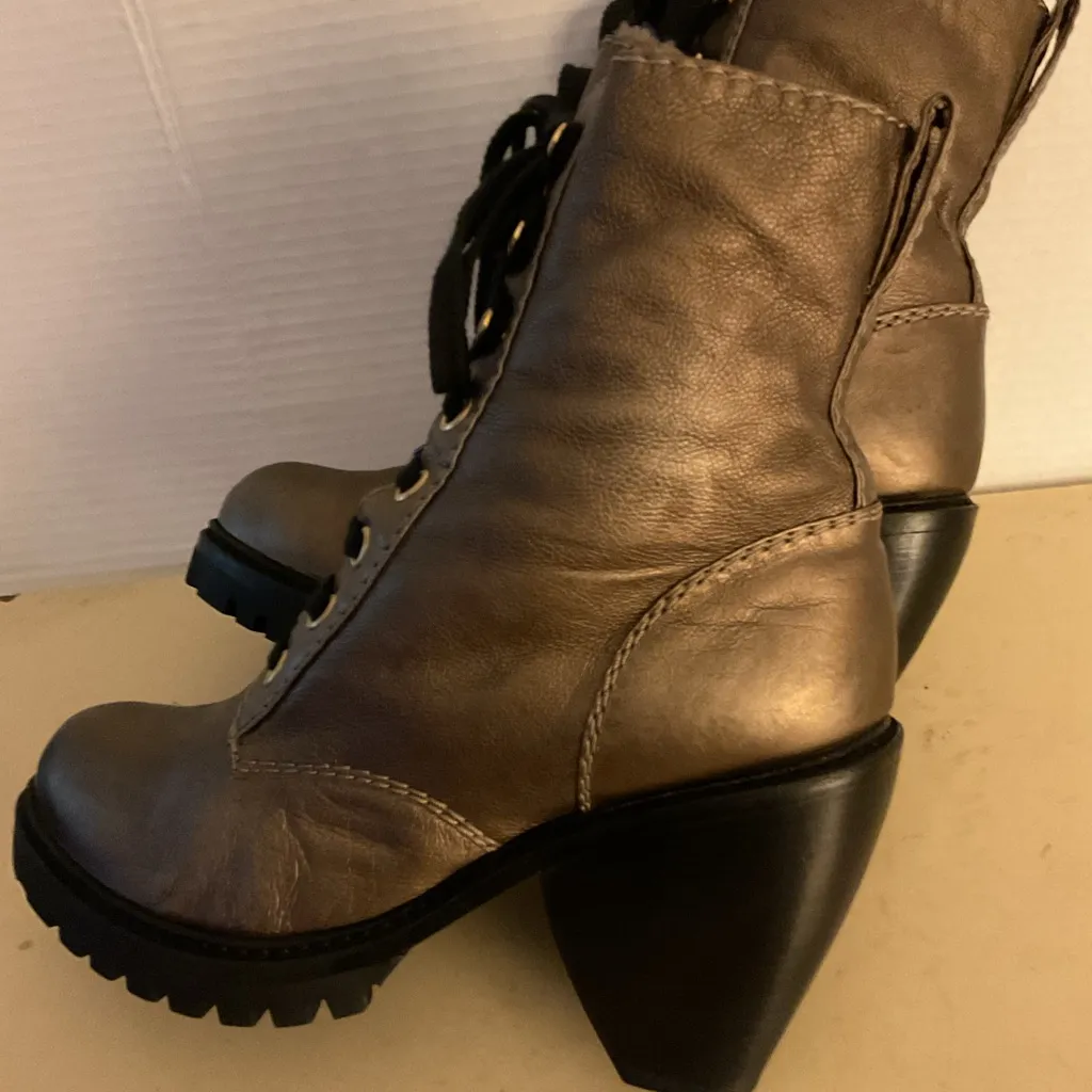 Marc Jacobs gold metallic leather platform combat Lace-Up Boots size. 7 - Image 6