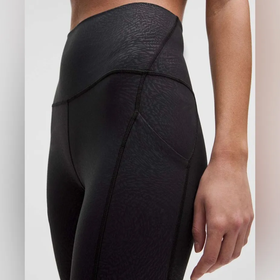 Lululemon NWT Align High Rise 25” Leggings With Pockets Ripple Embossed Black 12 - Image 4