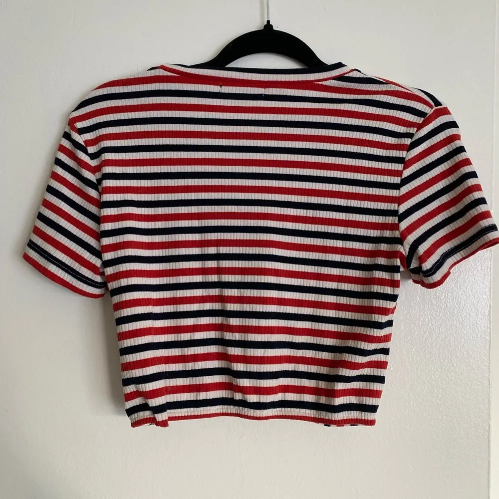 Twist front crop top - Image 2