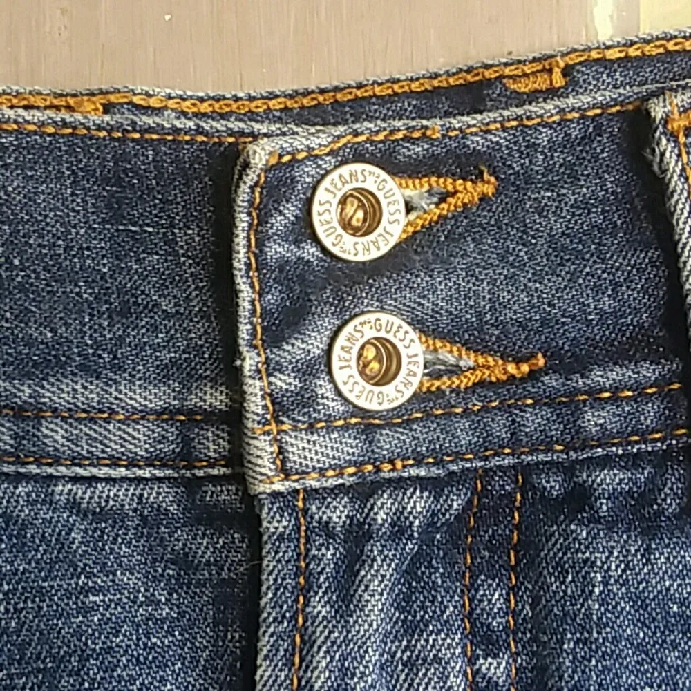 90's vintage Guess Denim Skirt - Image 3