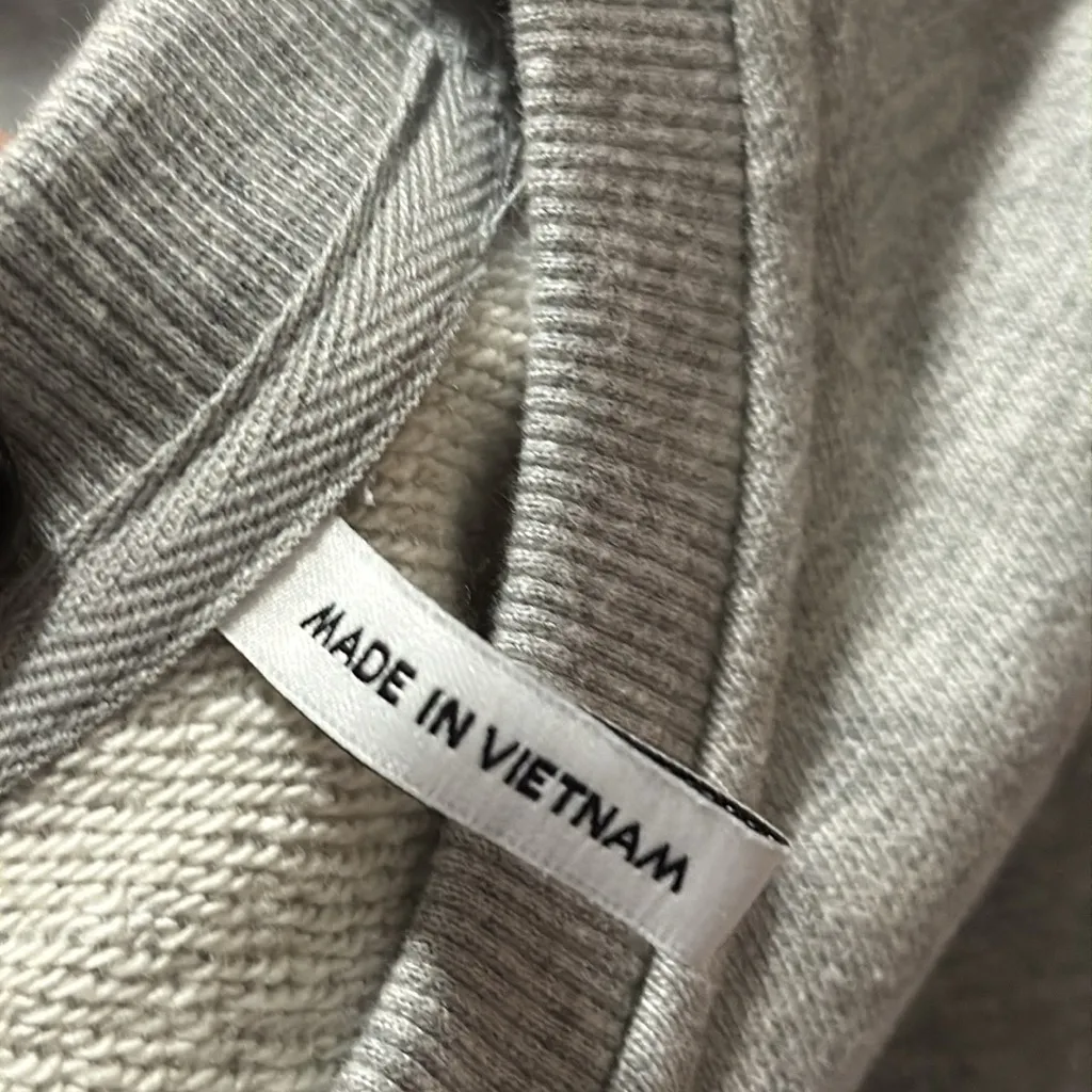 Peloton women’s size medium chic mixed fabric pullover sweater elastic waist - Image 6