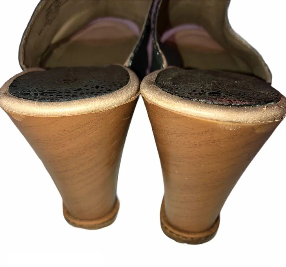 Kenneth Cole  peep toe wedges - Image 3