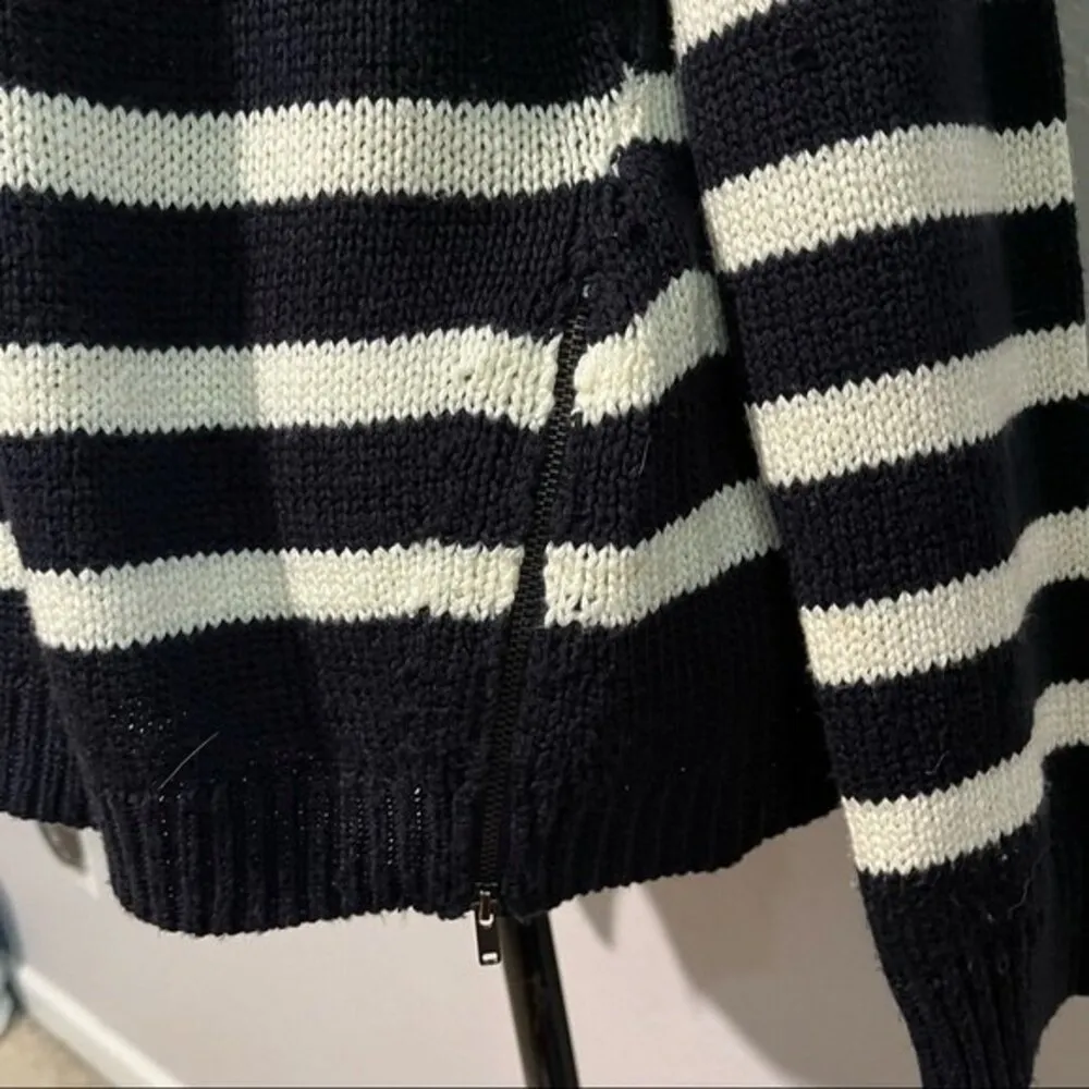 Cupcakes and Cashmere Long Sleeve Navy Stripe Knit Sweater with Zipper Detail - Image 4