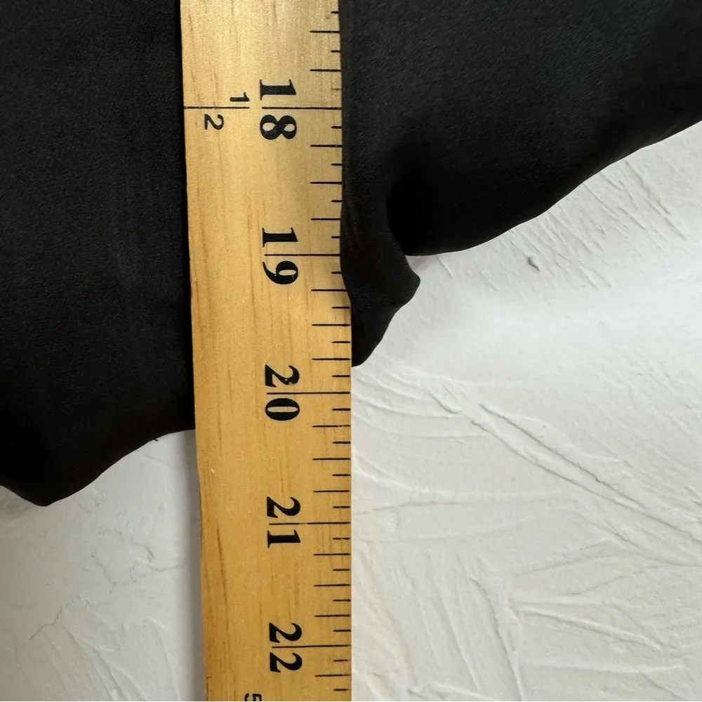 Astr The Label Satin Short Sleeve Blouse Womens XS Bubble Hem Puff Sleeve Shirt - Image 3