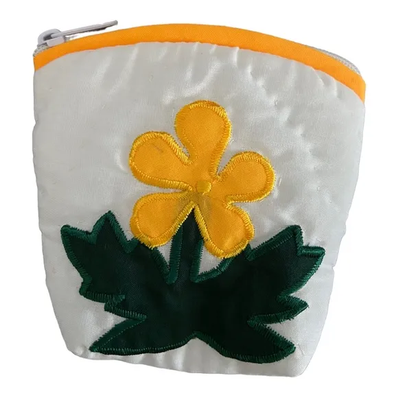 Hand Crafted Yellow Floral Green Leaf Quilted Coin Purse Wallet NEW - Image 2
