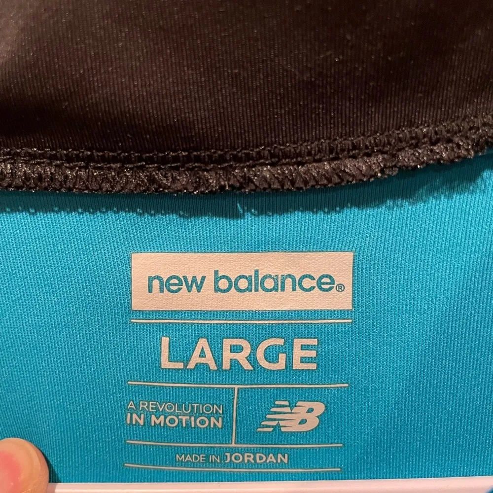 New Balance Women’s Lightning Dry Light Blue Athletic Jacket size Large used - Image 2