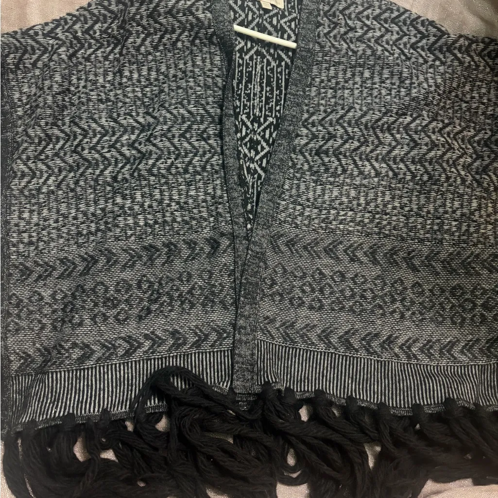 Banana Republic Heritage Collection Fringe Cape sweater XS/S - Image 7