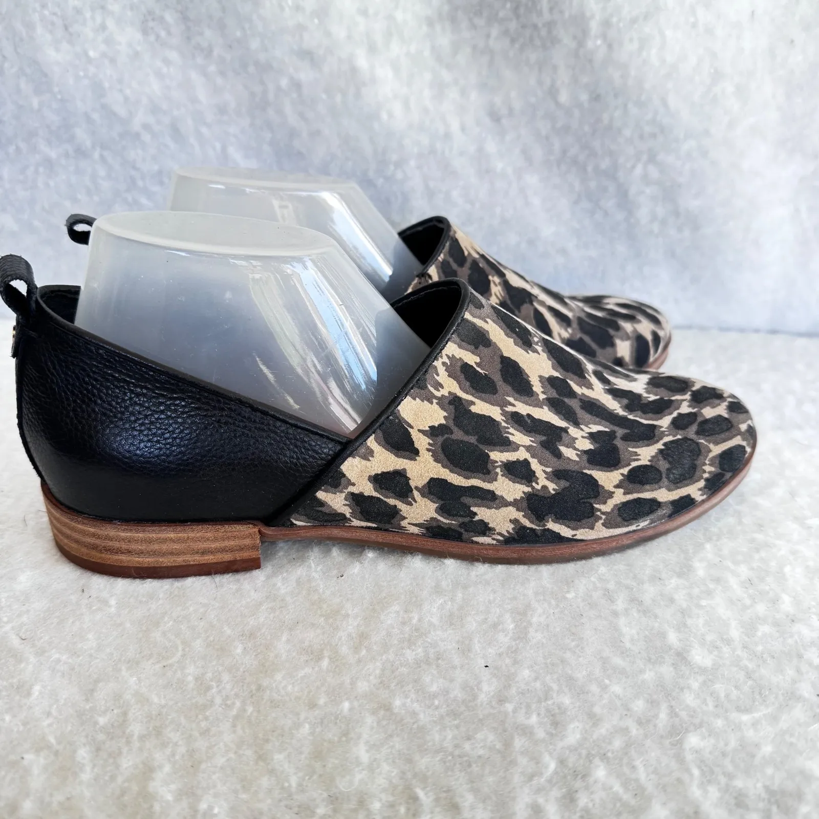 Tabby Leopard Print Leather Upper Ankle Booties‎ Black Accent Size 6.5M Brown - Image 3
