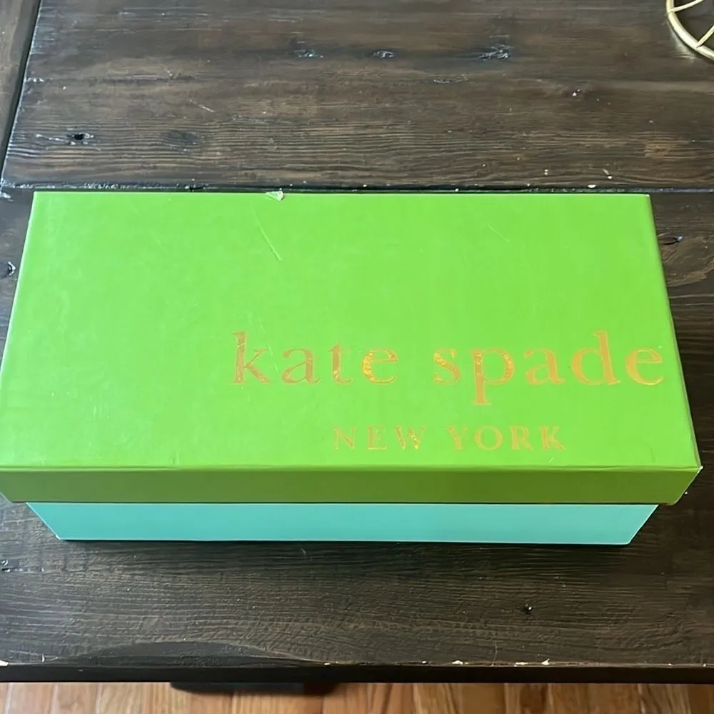 BCBG Silver Metallic Leather Wedges w/ embroidery, fits like 7.5 - Image 4