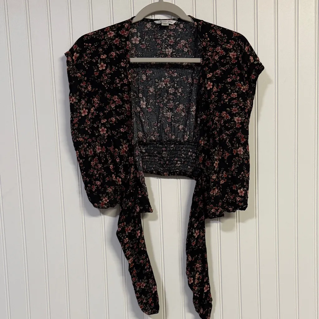American Eagle Outfitters Black Dainty Floral Tie Front Cropped Wrap Top - Image 3