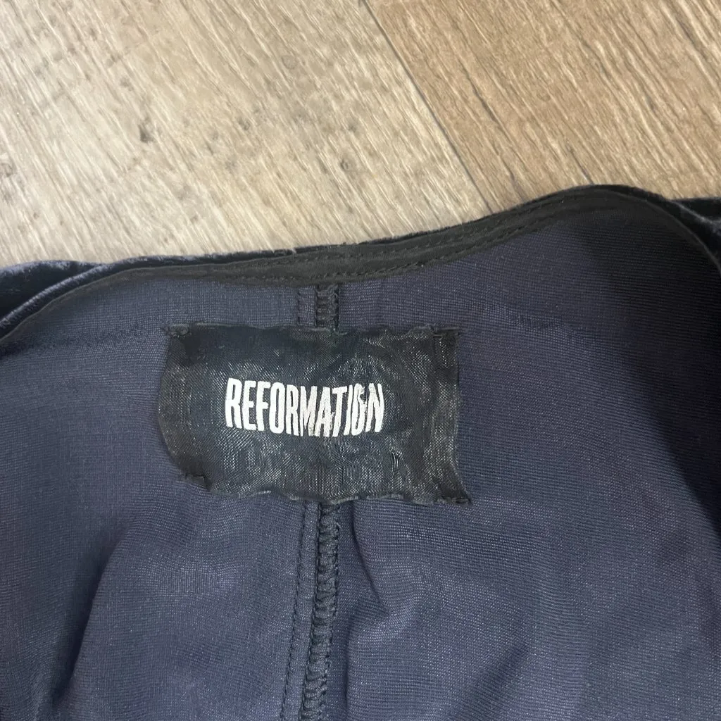 Reformation Plunging Black Bara Wrap Top size xs/s - Image 9