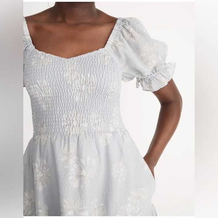 Madewell‎ Blue and White Floral Silk Lucie Smocked Mini Dress - Image 4