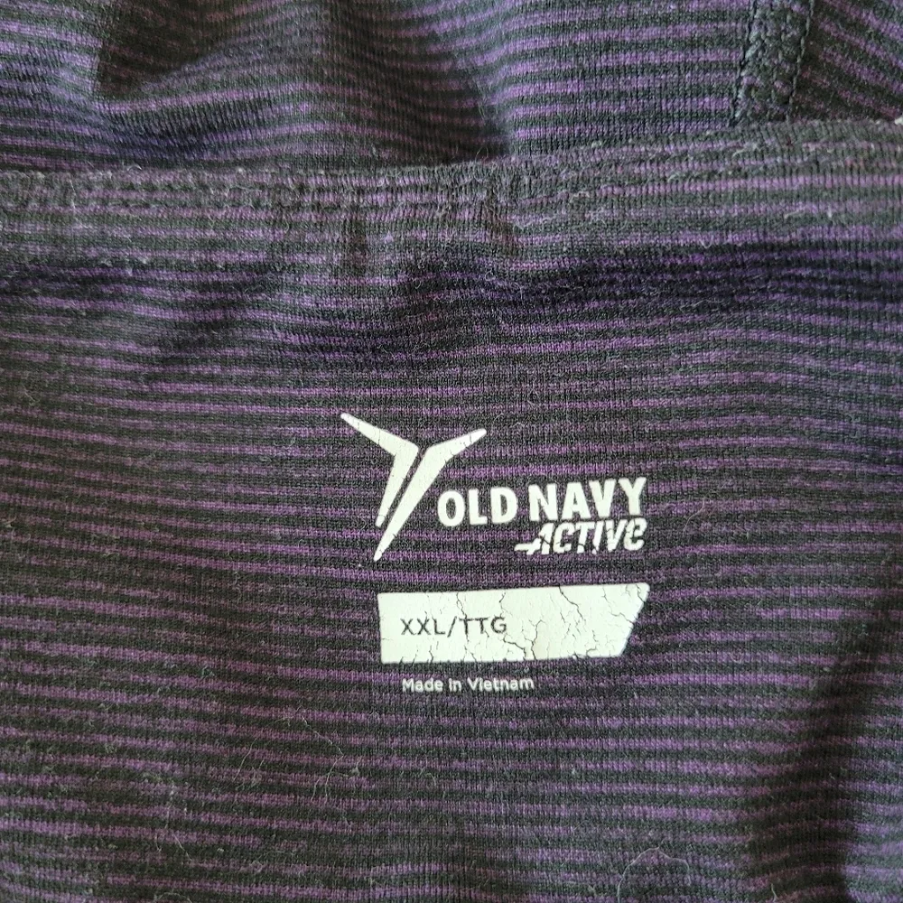 Old Navy Active Purple and Black Striped Leggings - Image 8