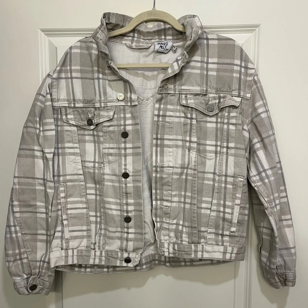 Limited Edition Jacket Size 2 - Image 2