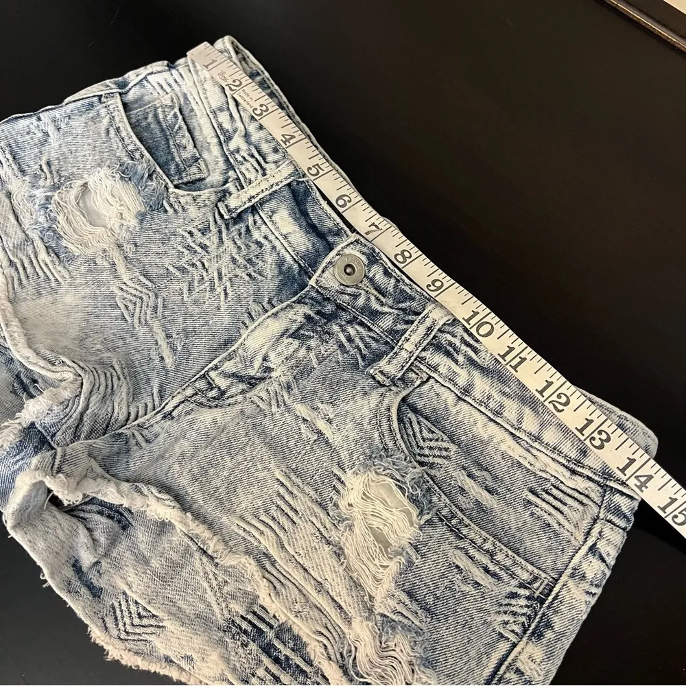 Klique B ultra mini denim shorts, textured distressed festival jean shorts sz S - Image 5