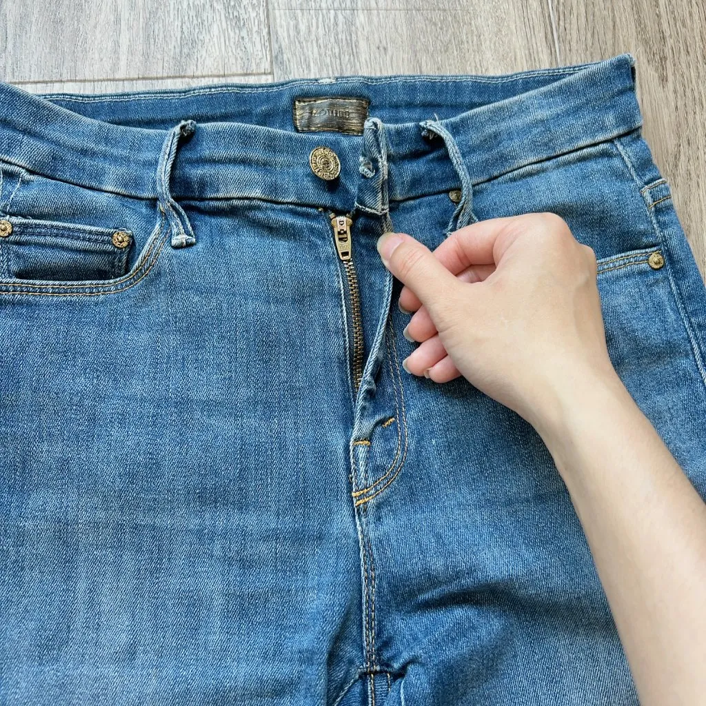 Mother High Waisted Looker Ankle Fray Jeans in Not Rough Enough Size 25 Blue - Image 6