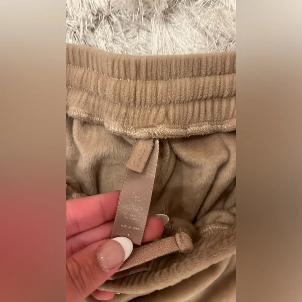 SKIMS  set - Image 3